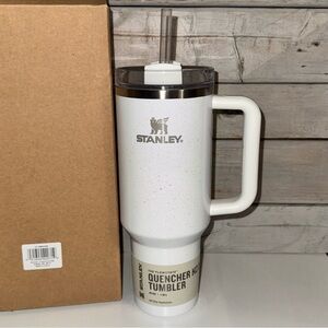 Stanley 40oz Quencher Tumbler - Pearl Shimmer - NWT Sold Out Limited Edition ❄️